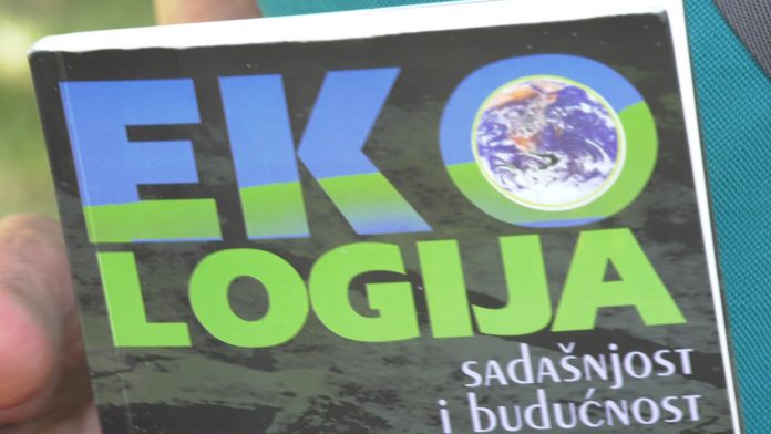 Vukoman knjiga YT