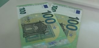Počela isplata državne pomoći penzionerima u iznosu od 20.000 dinara