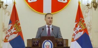Stefanović uručio ukaze o unapređenjima i postavljenjima na nove dužnosti oficirima VS