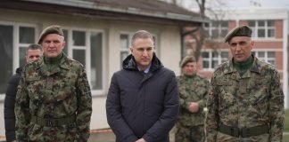 Stefanović obišao pripadnike Četvrte brigade kopnene vojske u Vranju