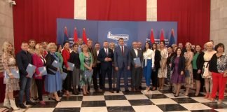 Uručeni ugovori za unapređenje socijalne zaštite u Vojvodini