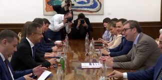 Vučić se sastao s ministrom spoljnih poslova Mađarske