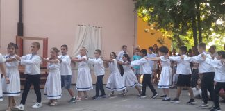 Završna školska priredba i matursko veče osmaka u Belom Blatu