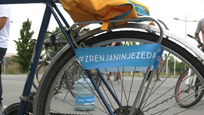 ZRAK Protes voda