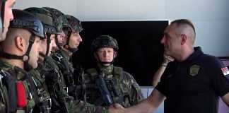 Ministar Vulin – Uskoro najsavremenija padobranska oprema za pripadnike SAJ-a