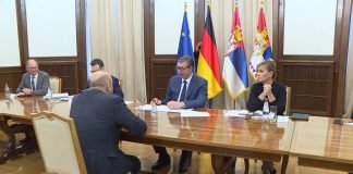 Vučić sa Saracinom o aktuelnoj situaciji u regionu