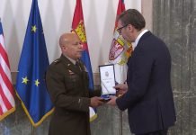 Vučić uručio Orden srpske zastave drugog stepena komandantu Nacionalne garde Ohaja