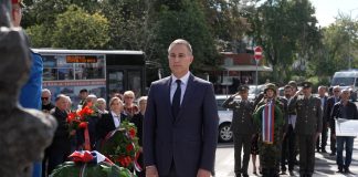 Ministar Stefanović položio venac povodom godišnjice smrti majora Milana Tepića