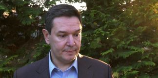 Nemanja Šarović – Kristofer Hil odlučuje o svemu u Srbiji