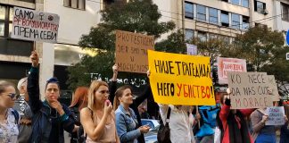 Protest ispred Informera zbog opšte mizoginije u društvu