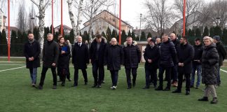 Mirović obišao završne radove na rekonstrukciji terena Fudbalskog centra „Vujadin Boškov“