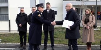 Ministar Vučević uručio ključeve stanova pripadnicima snaga bezbednosti