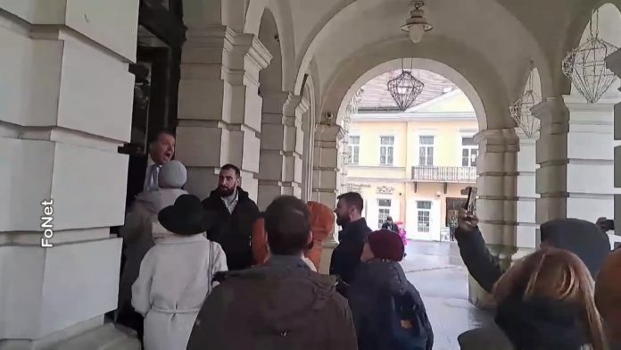 Mirović zviždanje.mp4_snapshot_00.26.600