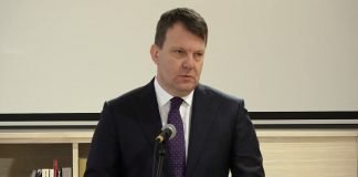 Mirović uručio ugovore za sufinansiranje listova na jezicima nacionalnih manjina