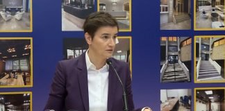 Brnabić i Gašić obišli renovirane prostorije Uprave za strance