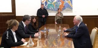 Sastanak Vučića sa ambasadorom Hilom