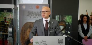 Vučević otvorio izložbu „Vojne kape i šlemovi od sredine 19. veka do danas“