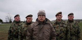 Ministar Vučević obišao Treću brigadu kopnene vojske i Mešovitu artiljerijsku brigadu