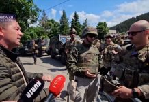 Tenzije na Kosovu – Srbi neće albanske gradonačelnike, Brisel poziva na uzdržavanje od nasilja