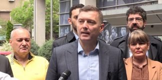 Opozicija ispred RTS-a – Traže istinito izveštavanje o protestima