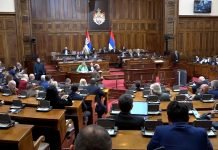 Sednica Skupštine Srbije – Obostrane optužbe za promovisanje nasilja