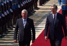 Predsednik Kube svečano dočekan ispred Palate Srbija