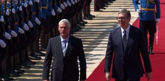 Predsednik Kube svečano dočekan ispred Palate Srbija