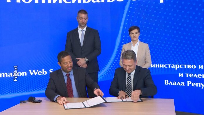 03 Brnabic potpisivanje ugovora Kragujevac