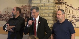 Otkriveno spomen obeležje Dušanu Mitroviću, bivšem direktoru lista Danas