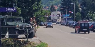 KFOR na ulazu u Leposavić