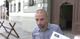 Dveri: Predata peticija za besplatne udžbenike u Zrenjaninu