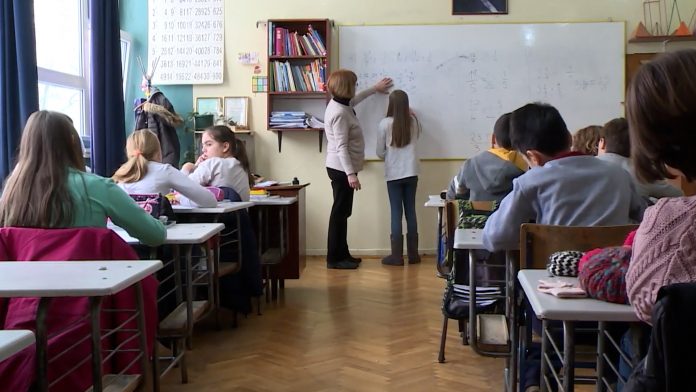 10 povisica prosvetari
