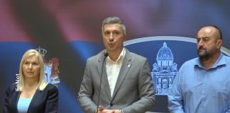 Dveri – Zalažemo se za besplatne udžbenike
