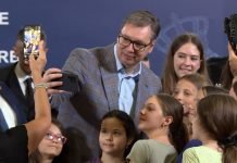 Vučić – Prijem za srpsku decu iz regiona