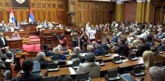 Koliko nas koštaju poslanici?