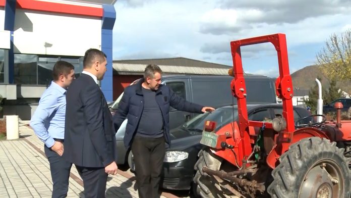 Objavljen poziv traktori
