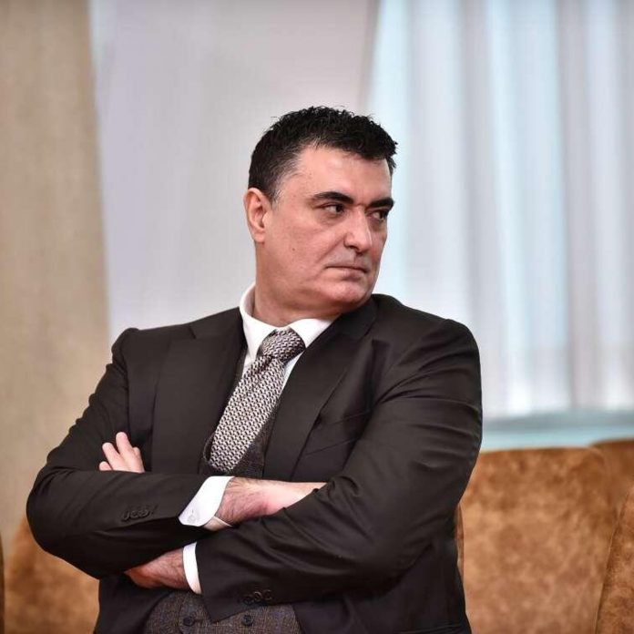 Rade Basta - Zbog politike Vučića i Dačića građanima Srbije preti ponovno uvođenje viza za EU