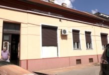 Vera i Igor, iako su vlasnici kuće, svakodnevno strepe da će ih izvršitelji iseliti iz nje