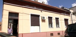 Vera i Igor, iako su vlasnici kuće, svakodnevno strepe da će ih izvršitelji iseliti iz nje