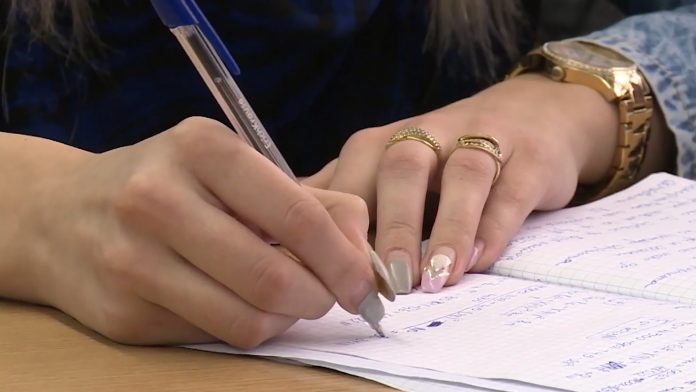 Medicinske sestre prosvetni radnici.mp4_snapshot_03.01.200