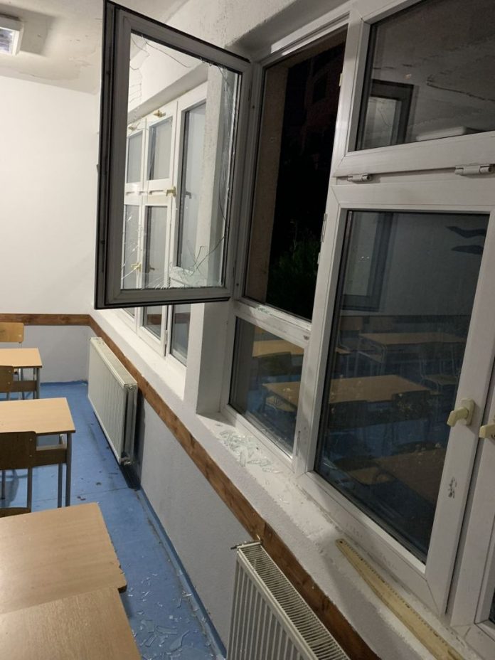 kamenovana osnovna škola