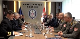 Sastanak ministra Vučevića sa komandantom Komande združenih snaga u Napulju admiralom Mančom