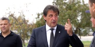 Ministar Gašić obišao radove na rekonstrukciji objekata u blizini Rume