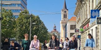 Šetnja zrenjaninskih trudnica, roditelja i dece u Nedelji dojenja