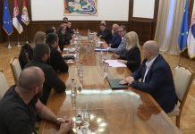 Vučić sa članovima Udruženja roditelja dece nastradale u saobraćajnim nesrećama