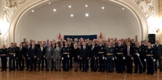 Vučević uručio srpske mačeve i oficirske sablje oficirima koji su se usavršavali u inostranstvu