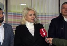 Ministarka Kisić uručila ključeve dva terenska vozila Centru za socijalni rad u Raški