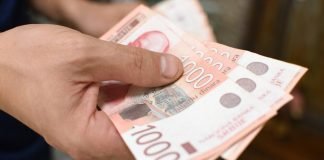 Vučić – Svim srednjoškolcima 10.000, studentima po 1.000 dinara uz studentske kartice