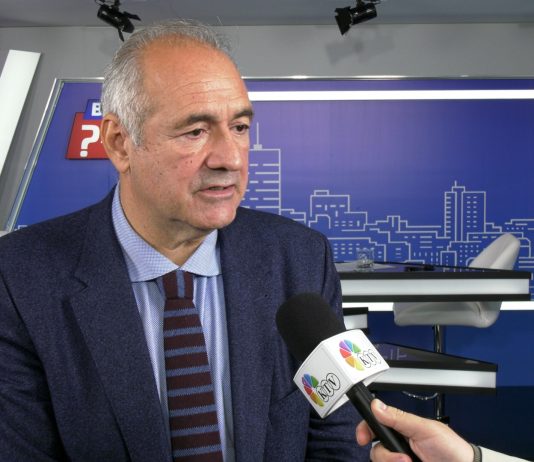 Milo Lompar o tome da li je neujedinjenjem desnice učinjena usluga režimu