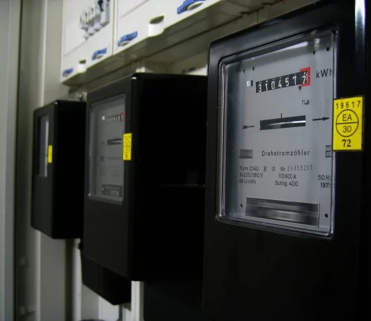 Penzionerima koji primaju do 25.000 dinara od januara manji računi za struju